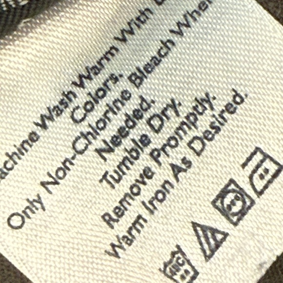 Eddie Bauer Women’s Green Cargo Shorts - Picture 6 of 7